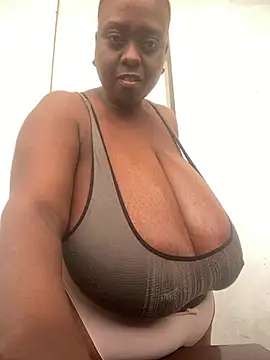 Biggblackboobs' Webcam Show