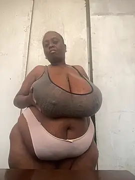 Biggblackboobs Adlı Modelin Web Kamerası Şovu