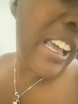 Chat +18 de Cardiebae89 ao vivo