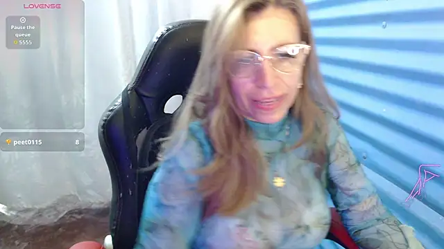 Chayla_Ruiz élő XXX-chatje