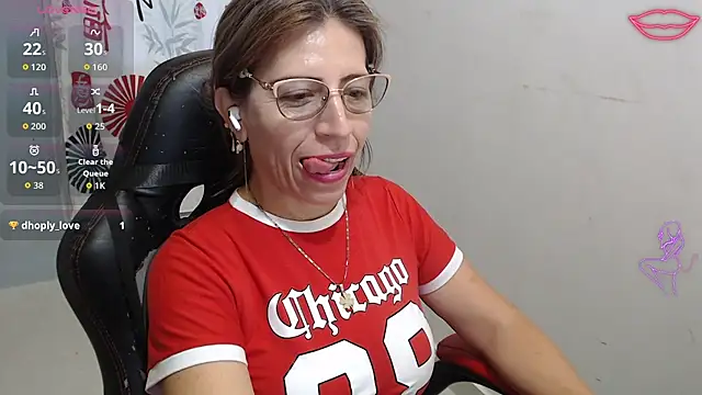 Chayla_Ruiz élő XXX-chatje