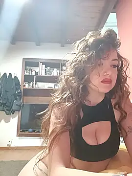 Chat soba uživo modela CurlyElisa