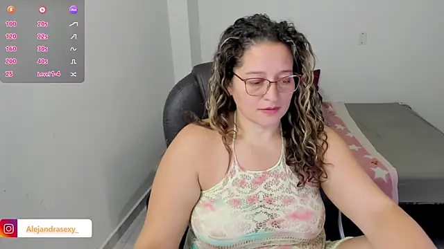 Chatroom XXX en direct de alejandra_milf_