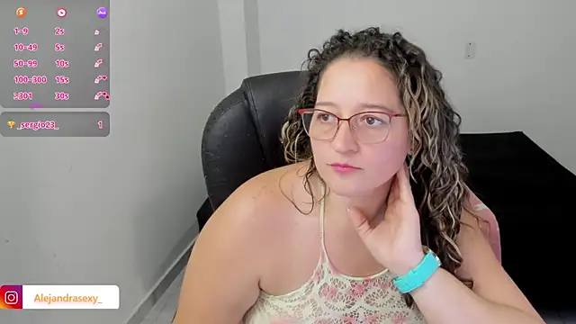 alejandra_milf_ Adlı Modelin Canlı XXX Sohbeti