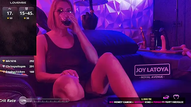 Joy_Latoyan Webbikameraesitys