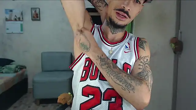 Вебкам-шоу emiliano_hottt