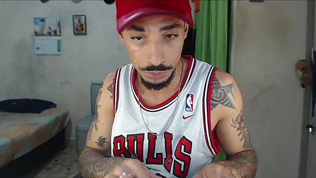 emiliano_hottt: вебкам-шоу