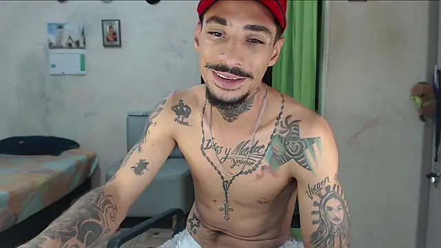 Webkamerová show emiliano_hottt