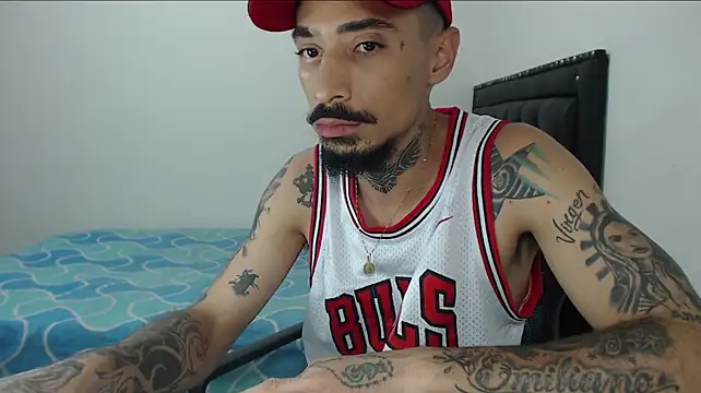 emiliano_hottt – Kamerová šou