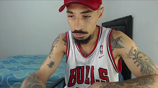 emiliano_hotttのウェブカメラショー
