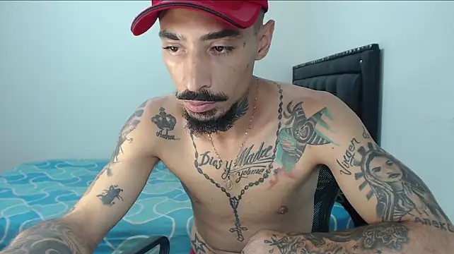 Pokazy przed kamerką – emiliano_hottt