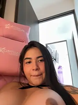 Phòng Chat Trực Tiếp jailyncam_