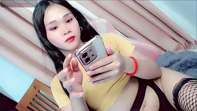 Amomentoflust99 Pertunjukan Webcam
