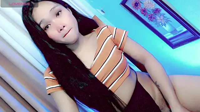 Littleslutty_baby Show Webcam
