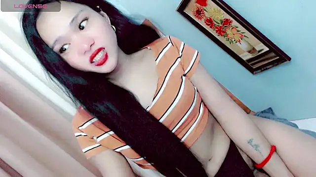 Littleslutty_baby 网络视讯表演