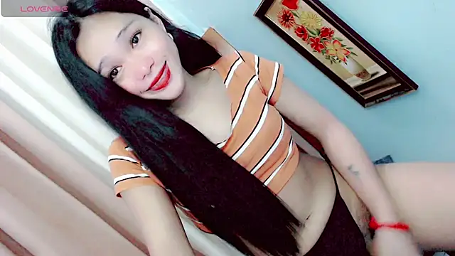 Littleslutty_baby 网络视讯表演
