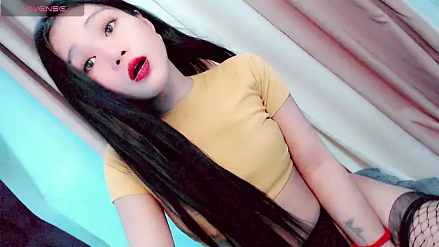 Littleslutty_baby webkamerás műsora