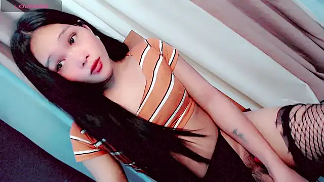Littleslutty_baby 网络视讯表演