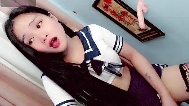 Littleslutty_baby 网络视讯表演