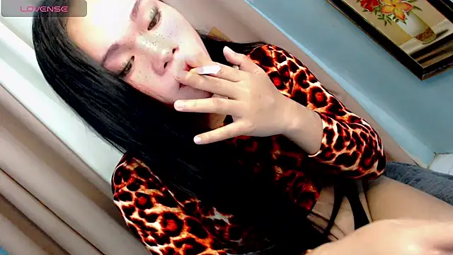 Littleslutty_baby: вебкам-шоу