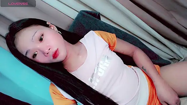 Amomentoflust202 Show Webcam