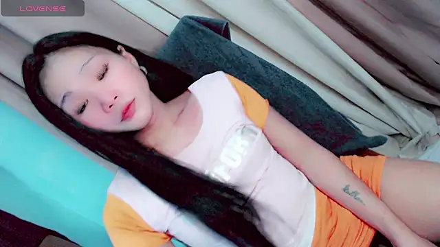 Amomentoflust202 Show Webcam