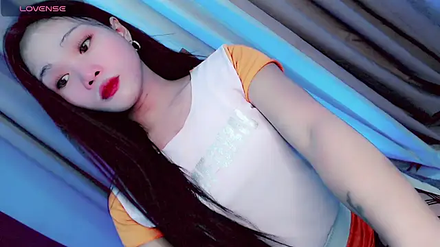 Amomentoflust202 webcam show
