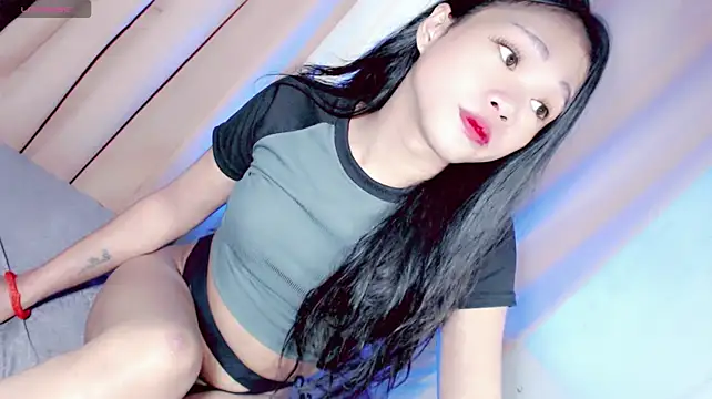 Amomentoflust202's Webcam Show