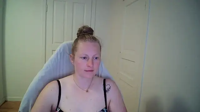 Girlnina-1995 Webcam Show