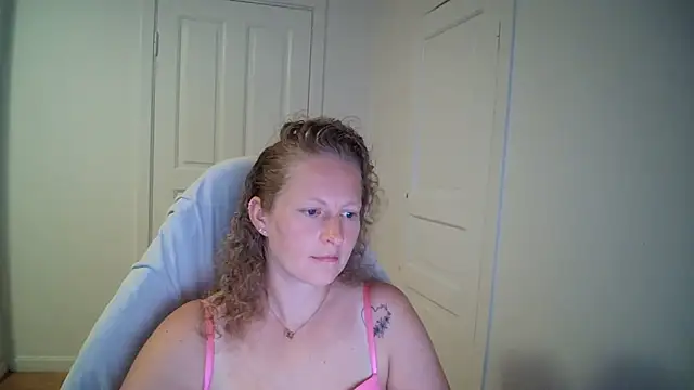 Girlnina-1995 Live XXX-Chat