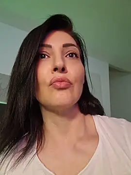 Chat XXX en directo de AryaSummersReal