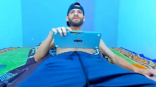 maihton_xx Show in webcam