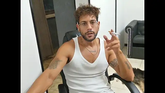 ItalianShadow 网络视讯表演