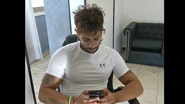 ItalianShadow Webcam show