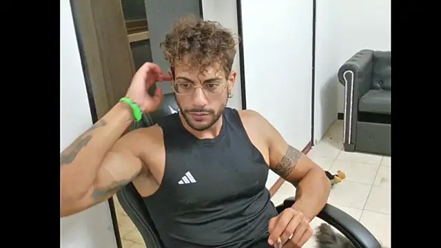 ItalianShadow Webcam show