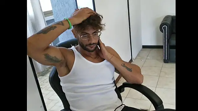 ItalianShadow Webcam show