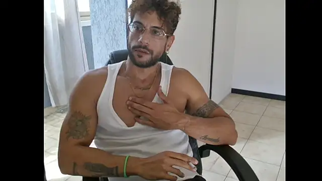 ItalianShadow Webcam show