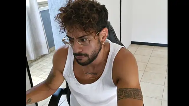 ItalianShadow Webcam show