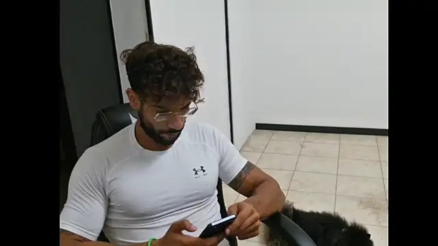 ItalianShadow Webcam show