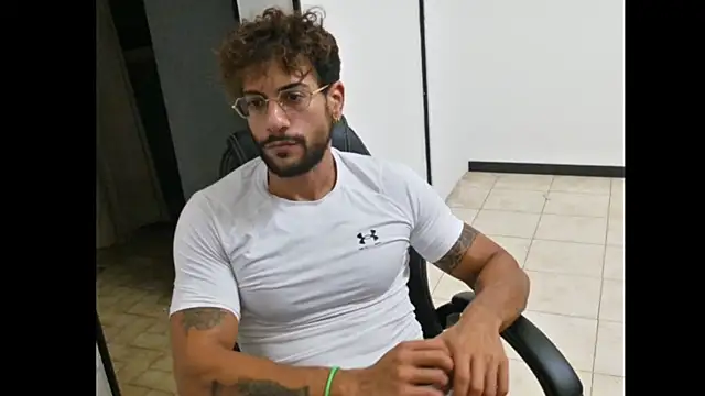 ItalianShadow Webcam show