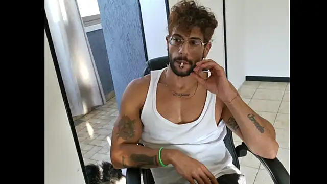 ItalianShadow Webcam show