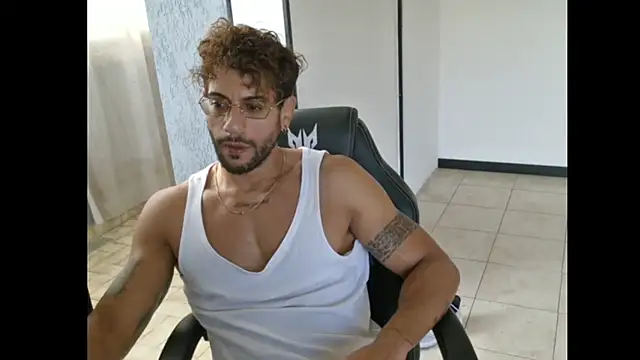 ItalianShadow Webcam show
