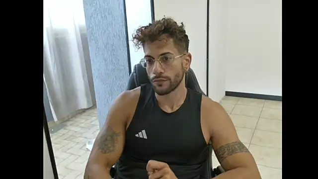 ItalianShadow Webcam show