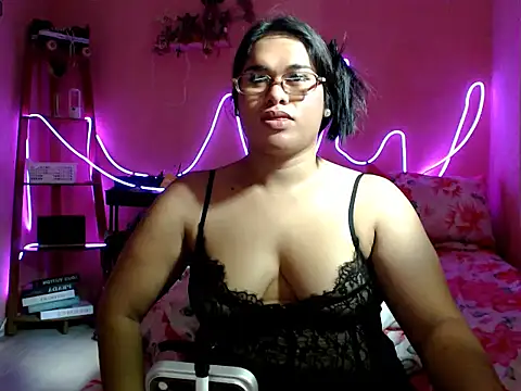 Miss_RebeccaLove Webcamshow