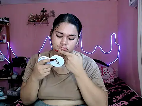 Miss_RebeccaLove Show Webcam