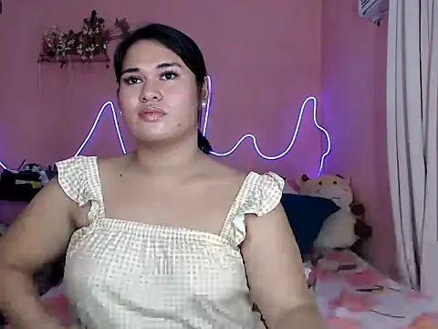 Miss_RebeccaLove Show in webcam
