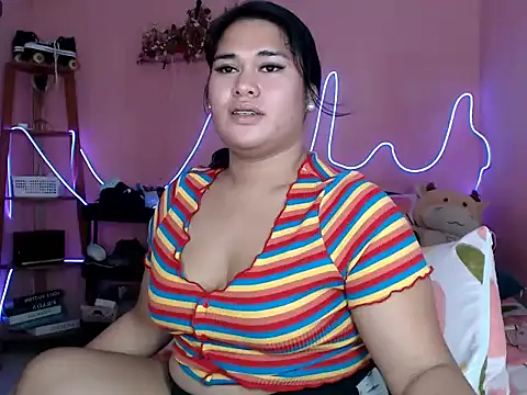Miss_RebeccaLove Show in webcam
