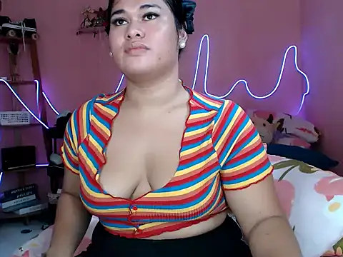 Miss_RebeccaLove: διαδικτυακό σόου στην κάμερα