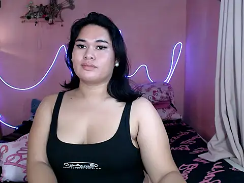 Pokazy przed kamerką – imTHICK_Rebbecca