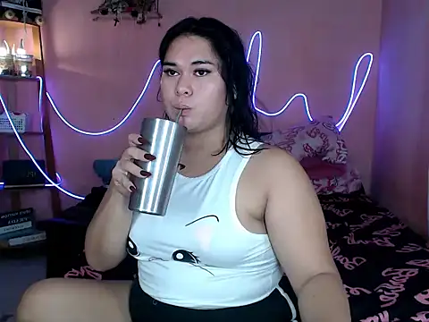 imTHICK_Rebbecca Show in webcam